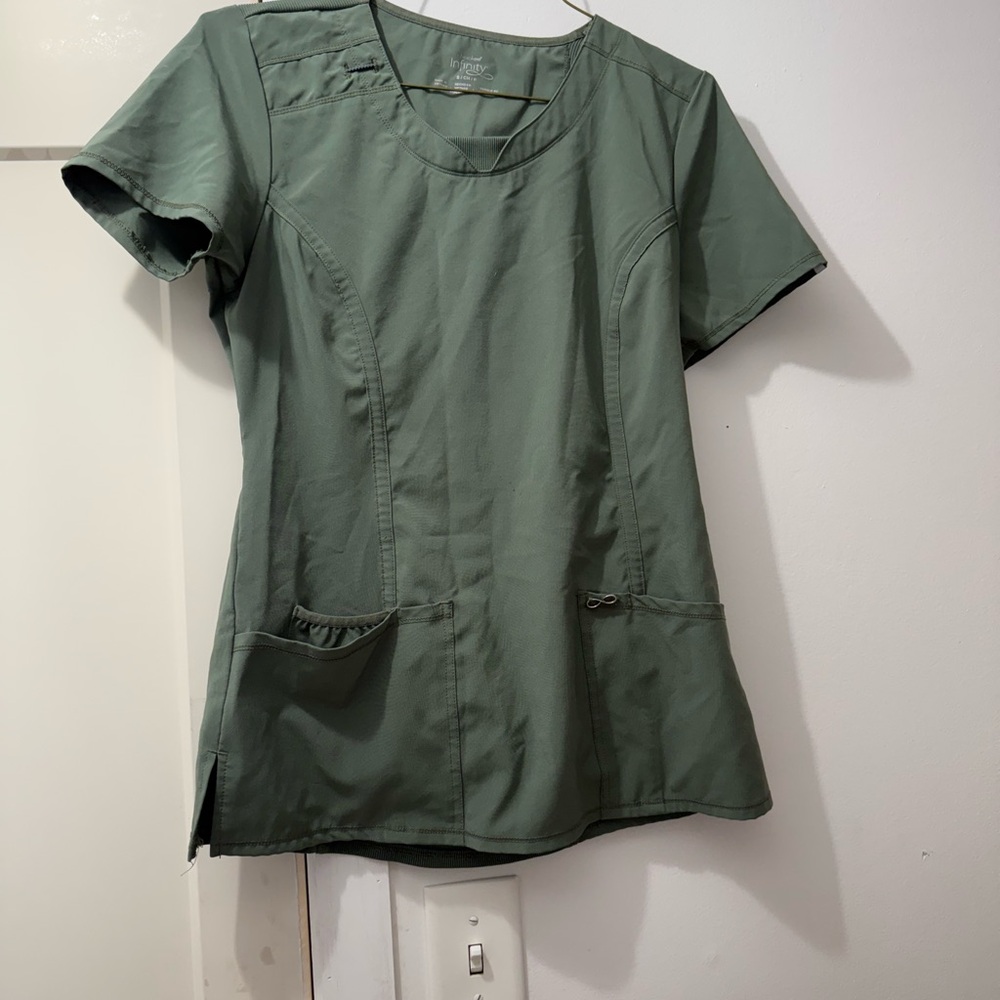 Cherokee Sage Green Short Sleeve scrub top‎ EUC